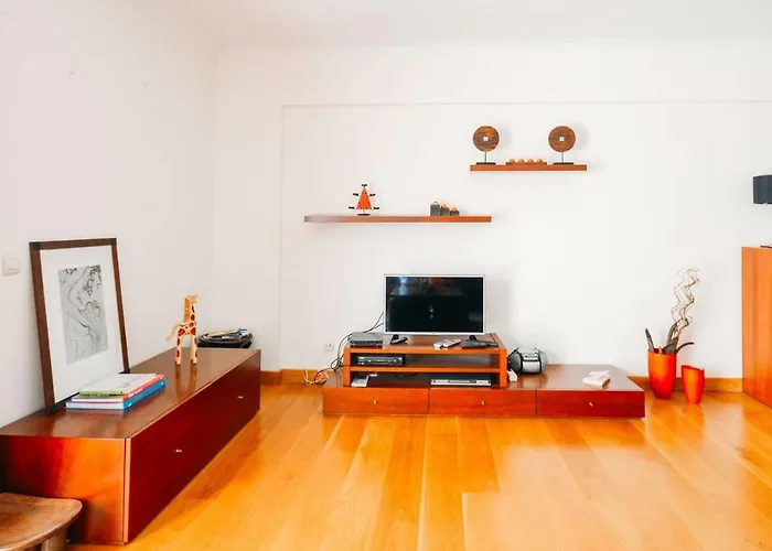 Fantastic Seaside Family Apartment With Pool