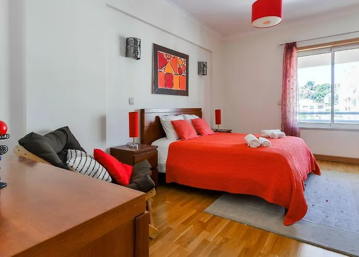 Fantastic Seaside Family Apartment With Pool